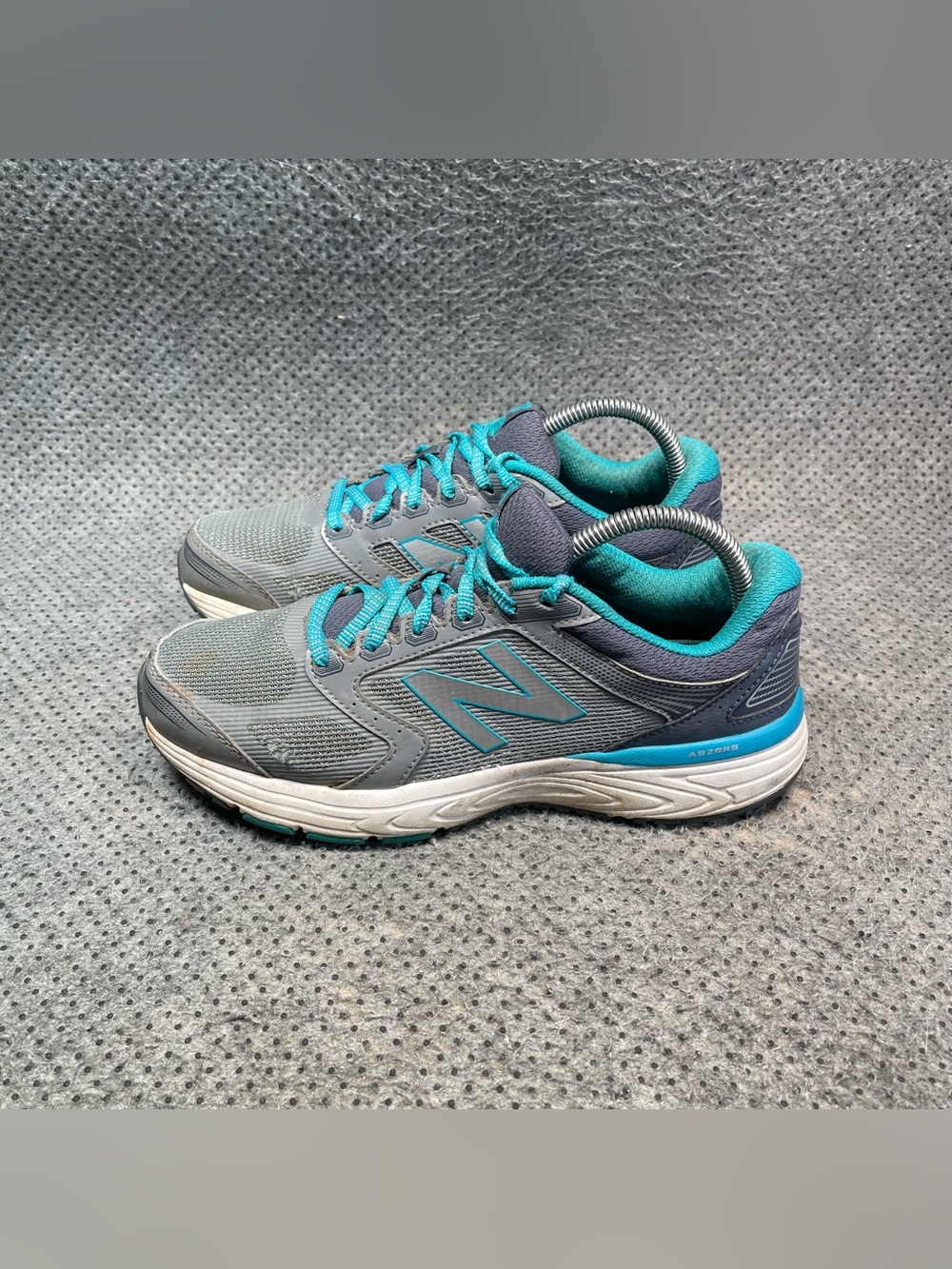 New Balance 560 v7 Grey Running Shoes Size 9 Women’s